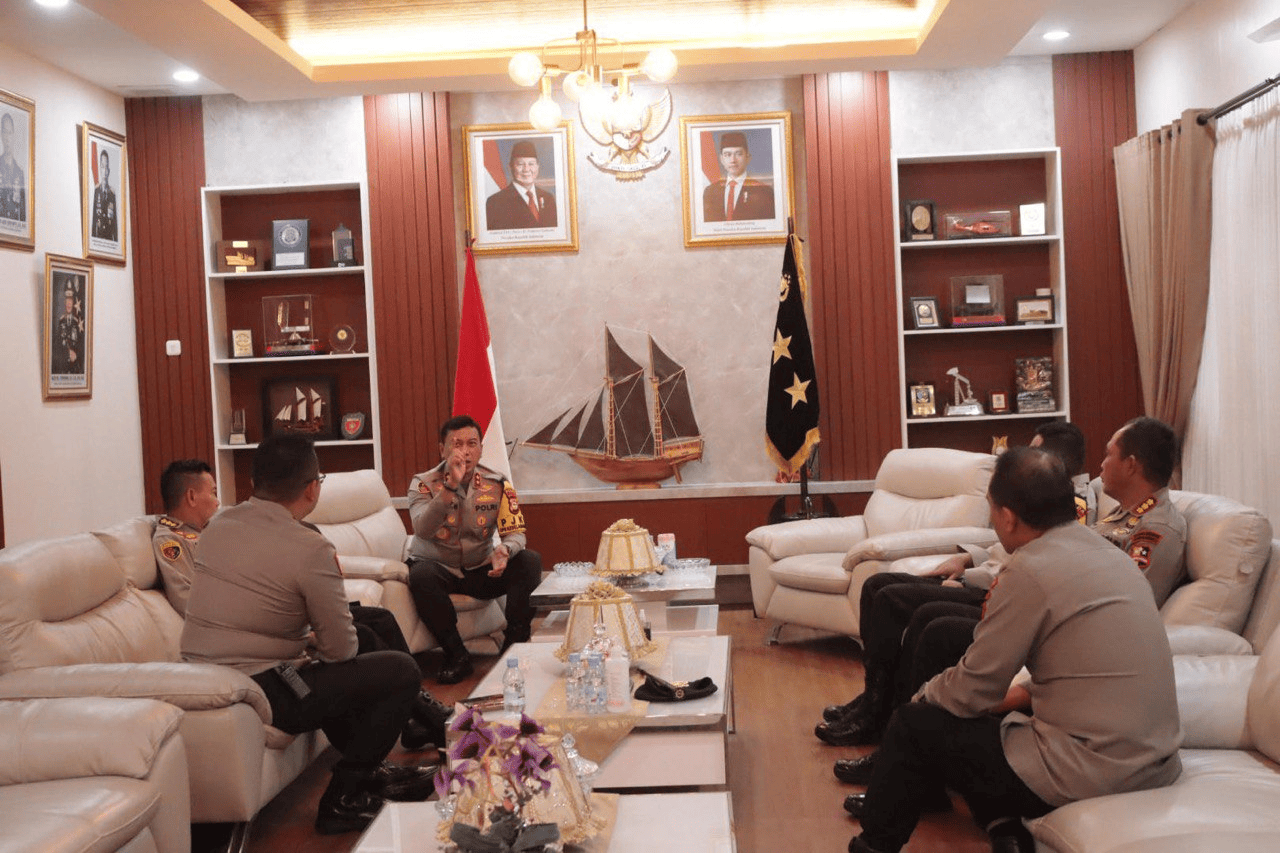 Karorena Polda Sulsel Hadiri Rapat Bersama Kapolda dan Danpas Brimob II di Mapolda Sulsel