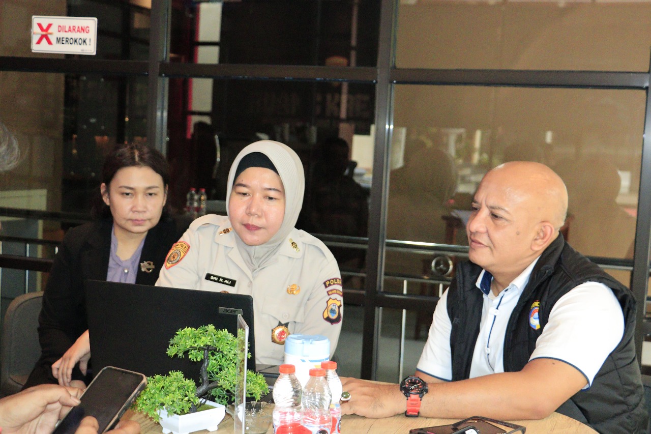 Bag RBP Rorena Polda Sulsel Dampingi Tim Asistensi Mabes Polri dalam Evaluasi Pelayanan Publik dan Zona Integritas
