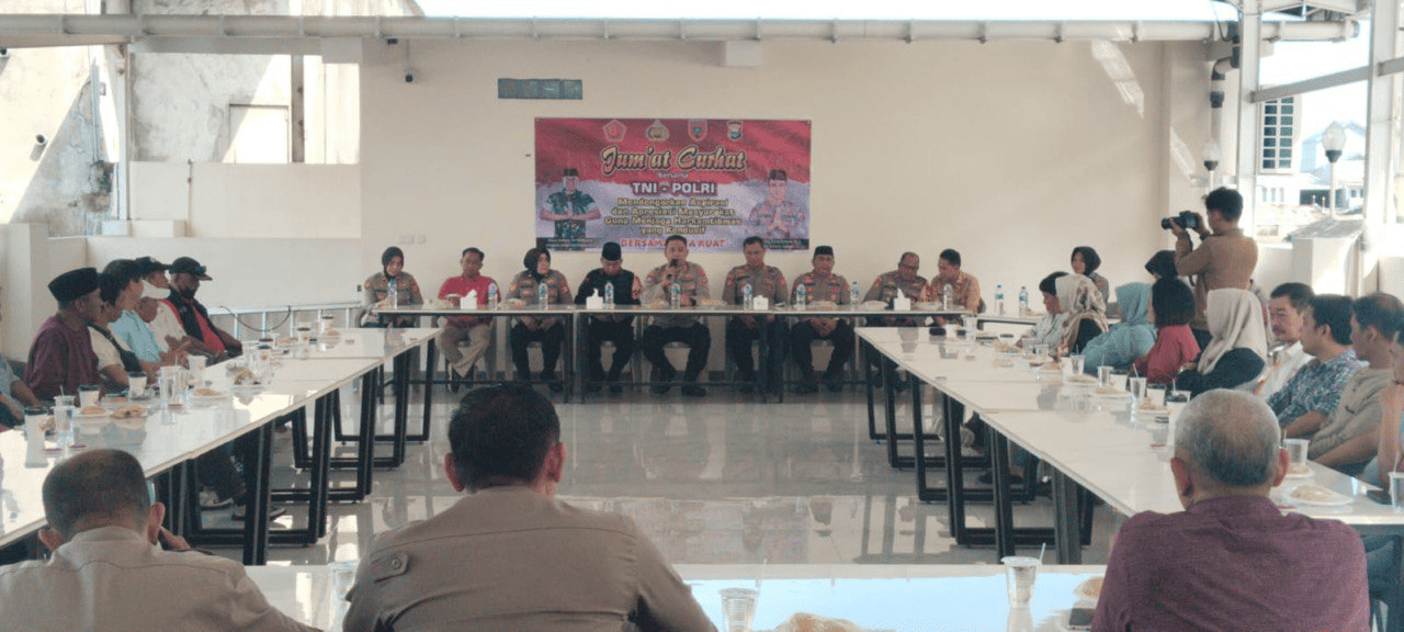 Polda Sulsel Gelar Jumat Curhat di Rumah Kopi Setia, Warga Sampaikan Keluhan Keamanan